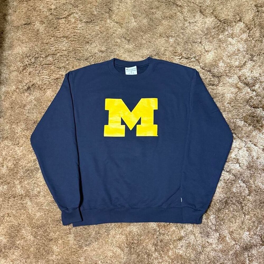 Champion University of Michigan M Crewneck Sweatshirt Medium